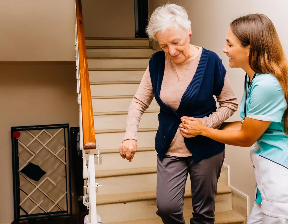 What Is the Difference Between Independent and Assisted Living